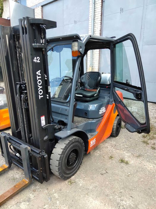 газовий навантажувач TOYOTA 02-8FGF25 2019