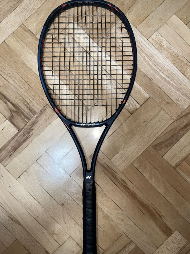 Yonex Vcore pro 100