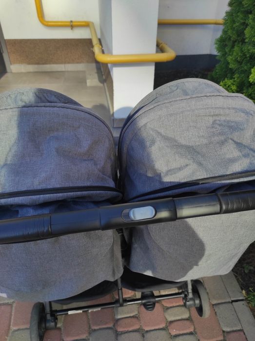 Прогулянкова коляска для двійні Inglesina