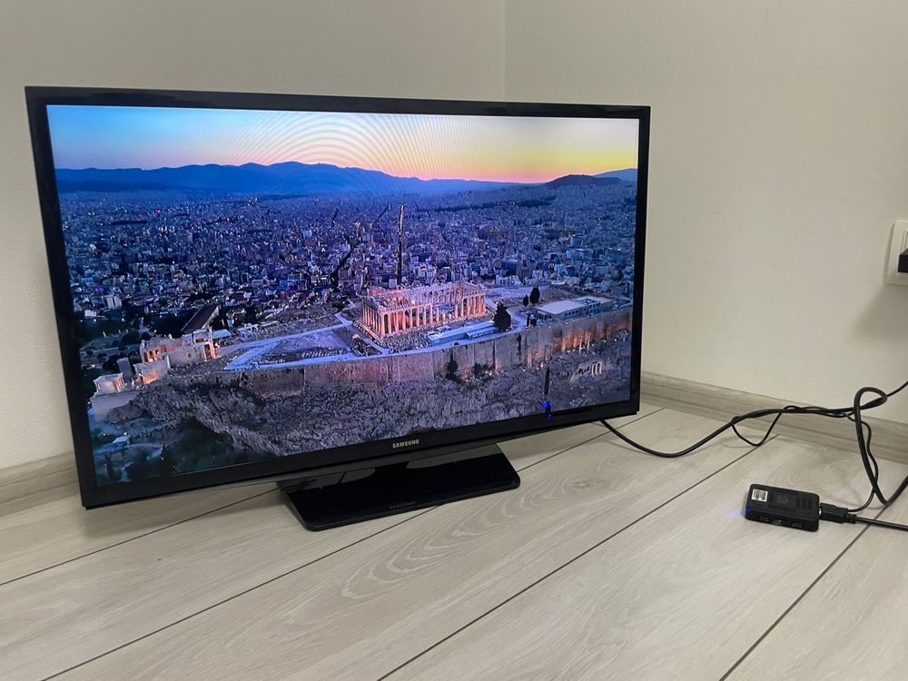 Телевізор SAMSUNG 32 простий