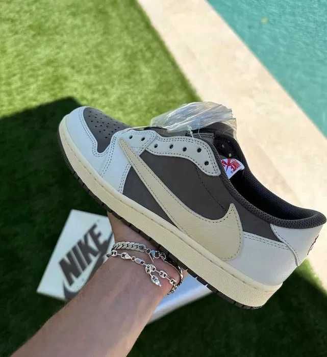 Jordan1RetroLowOGSP Travis Scott Reverse Mocha Rozmiar R.43