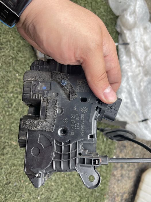 Зомок двері renault fluence флюенс 2015, 2016 р kiekert