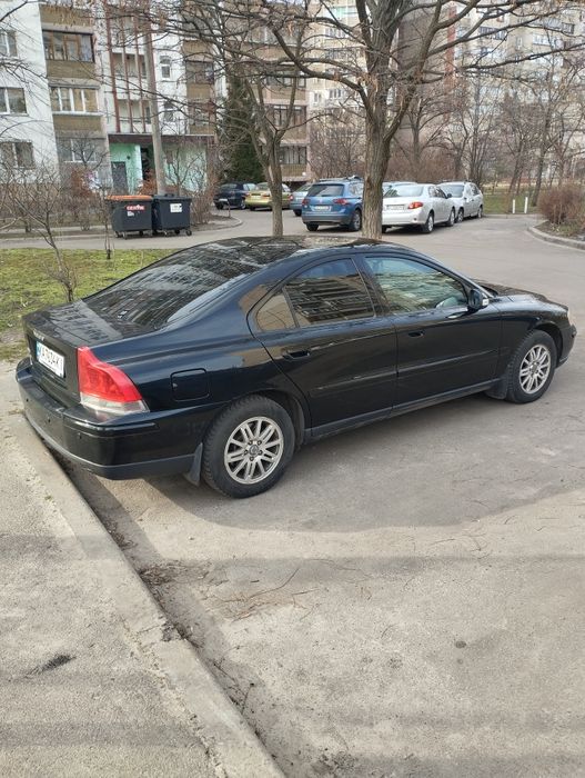 Автомобіль Volvo