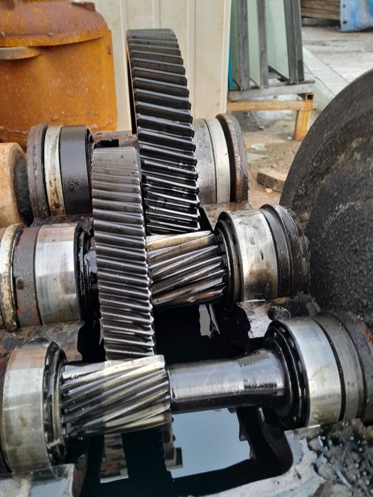 Продам Релуктора Ц2У 200 пер число 40,в гарному стані,кількість 3 шт