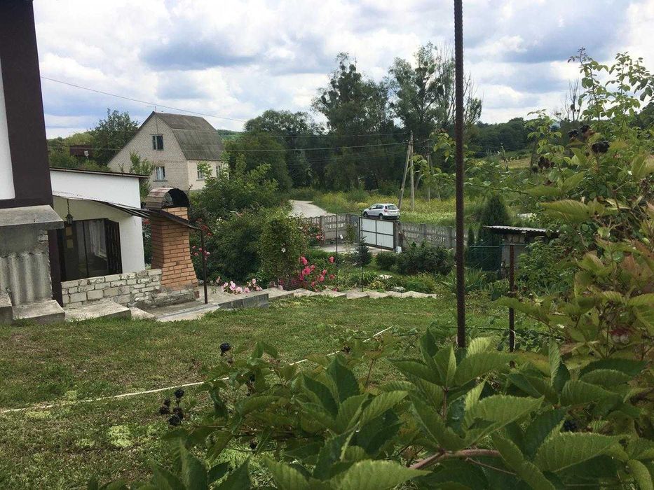 Будинок на пагорбі з видом на озеро та власною енергією, Гвоздів