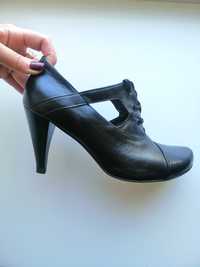 Туфлі жіночі на підборах, стан нових, р39. (25см)