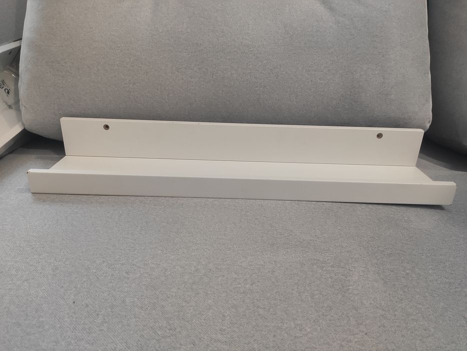 Półka Ikea Mosslanda na zdjęcia używana