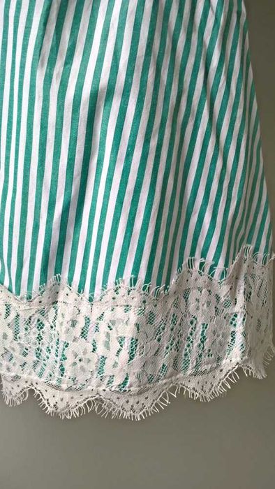 Reserved sukienka w paski z koronką pasuje na Xl i XXL