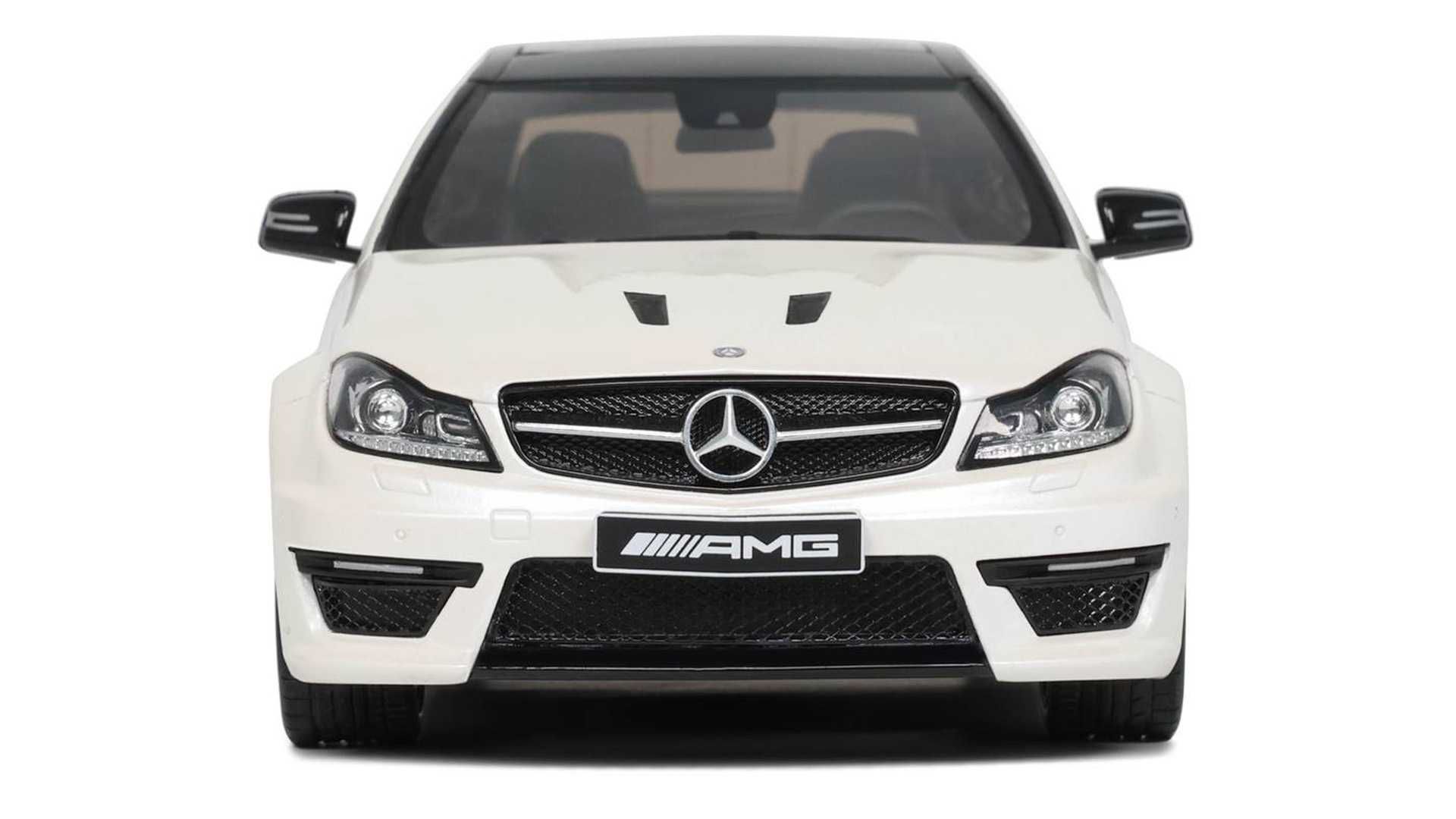 Model 1:18 GT Spirit Mercedes-Benz C63 AMG Edition 507 White 2023