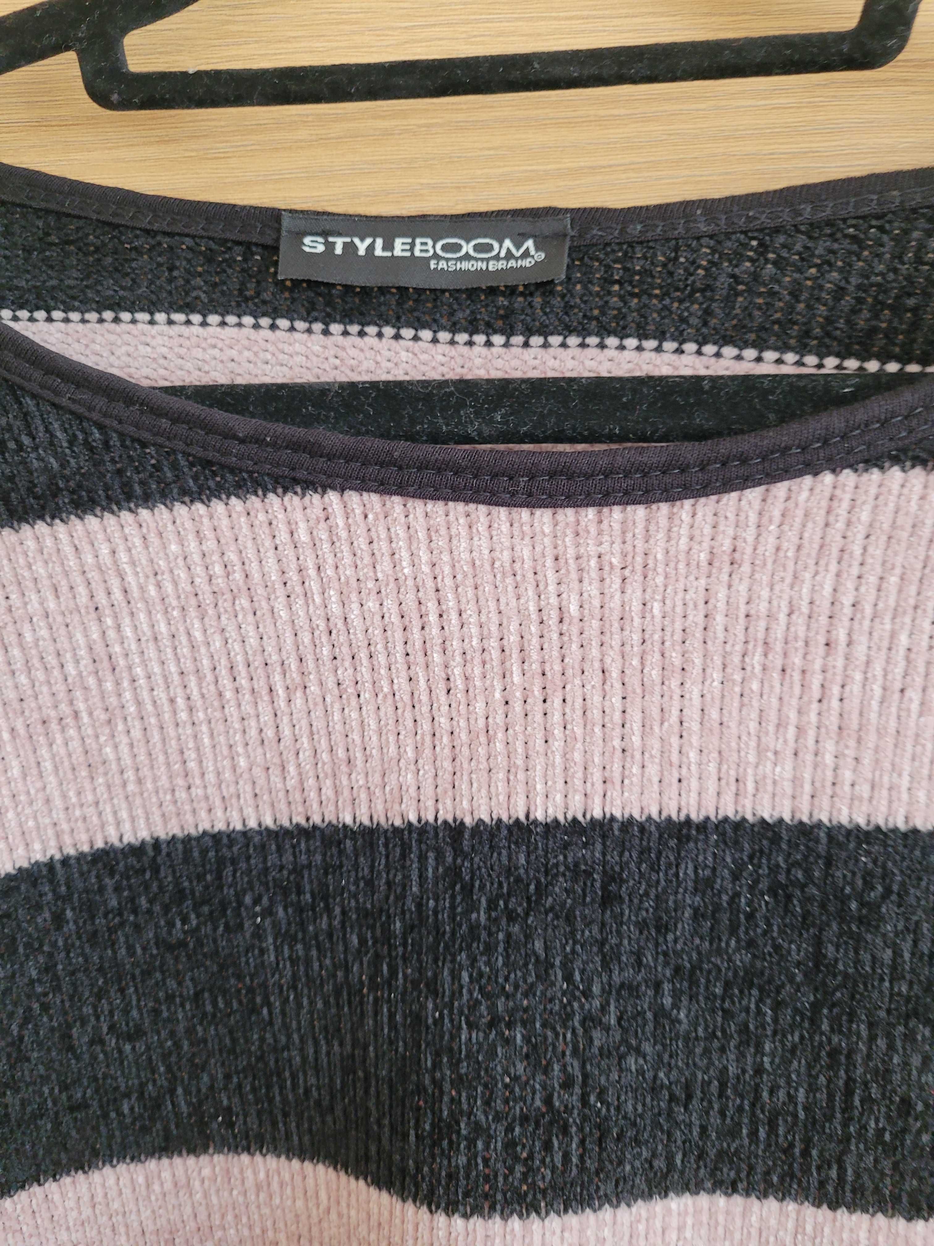 sweter czarno-różowy