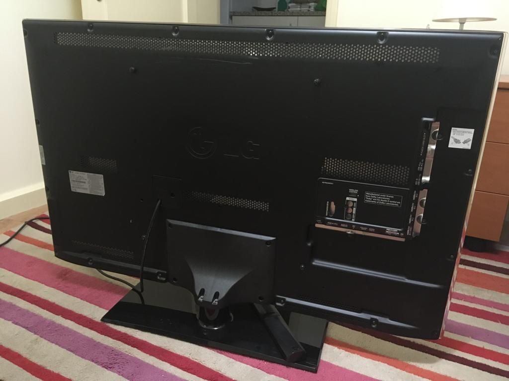 TV LG 42 LV 5500 para peças