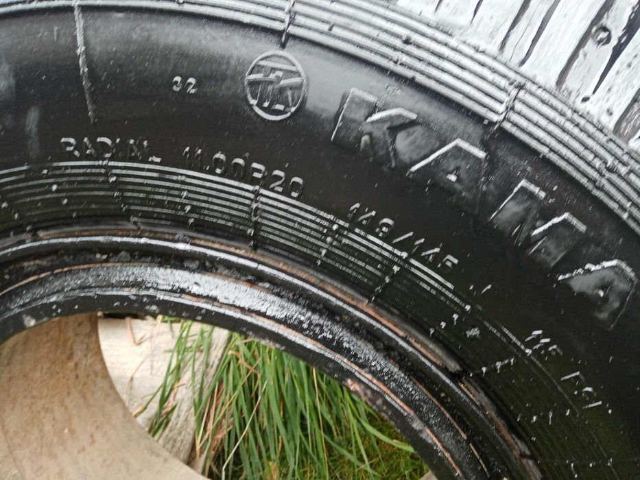 Колеса до вантажного авто у зборі із дисками