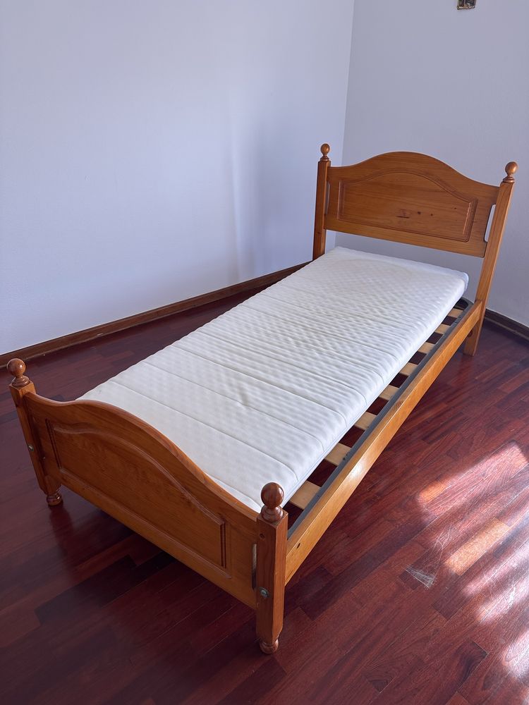 Cama de Solteiro (Inclui colchão)