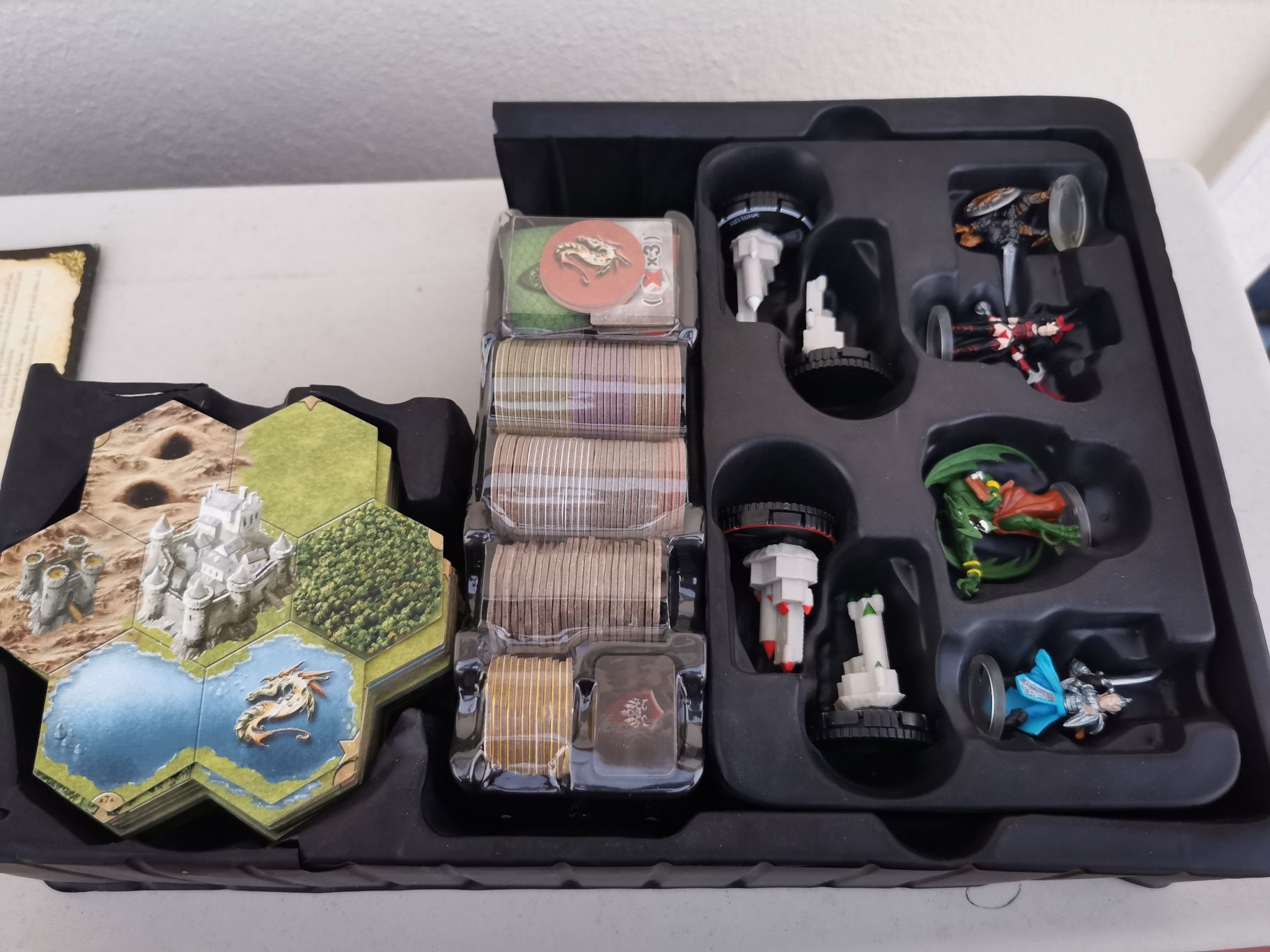 Conteúdo Mage Knight Board Game