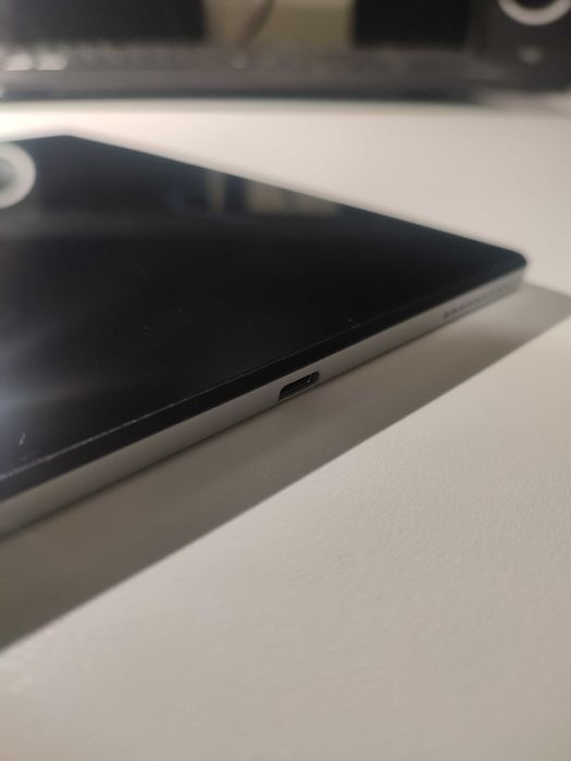 Tablet Lenovo M10 + skórzane etui z klawiaturą magnetyczną bluetooth