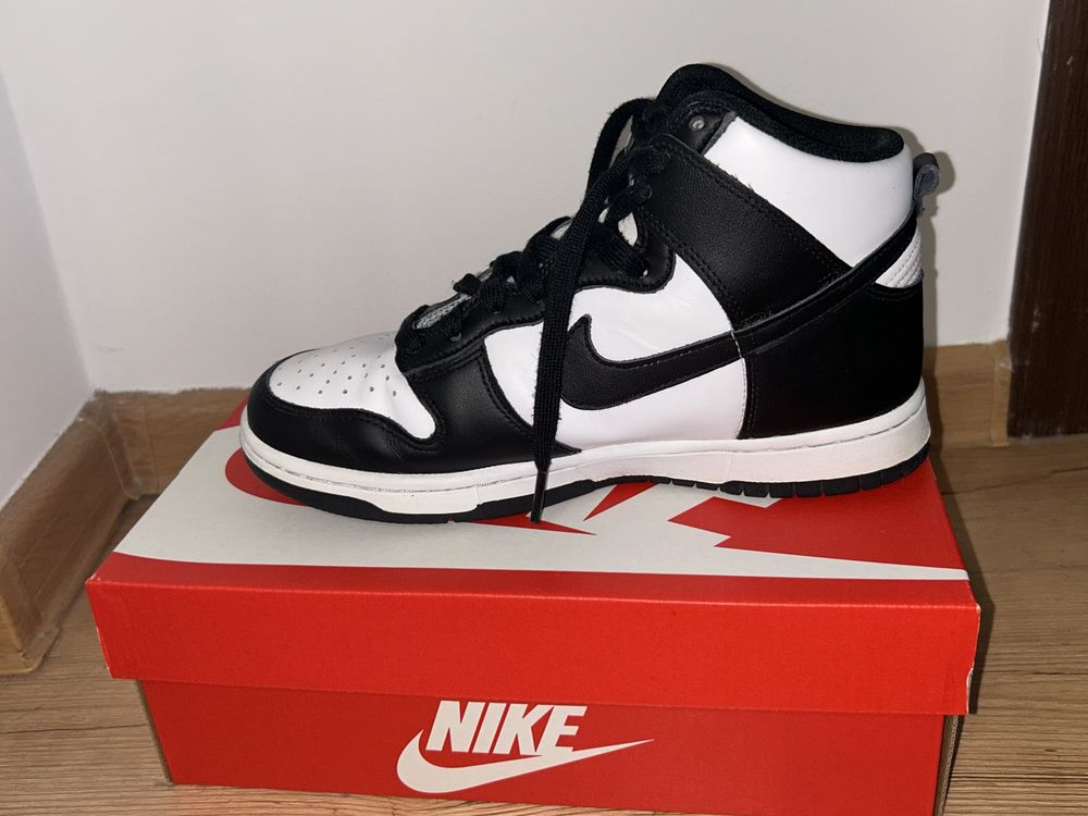 Nike dunk high panda