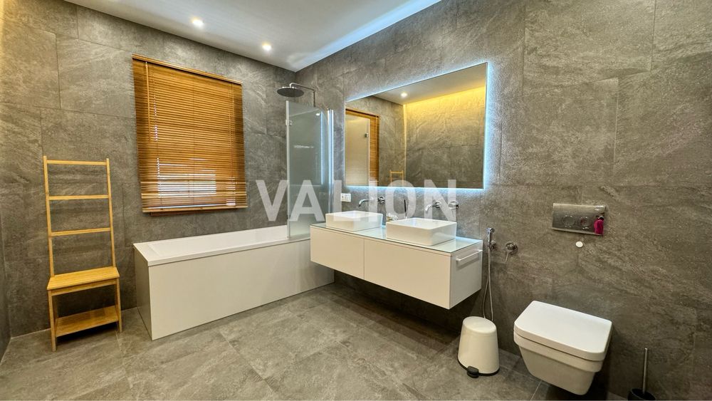 Будинок з сучасним ремонтом в с.Музичі, 25 км до метро Житомирська