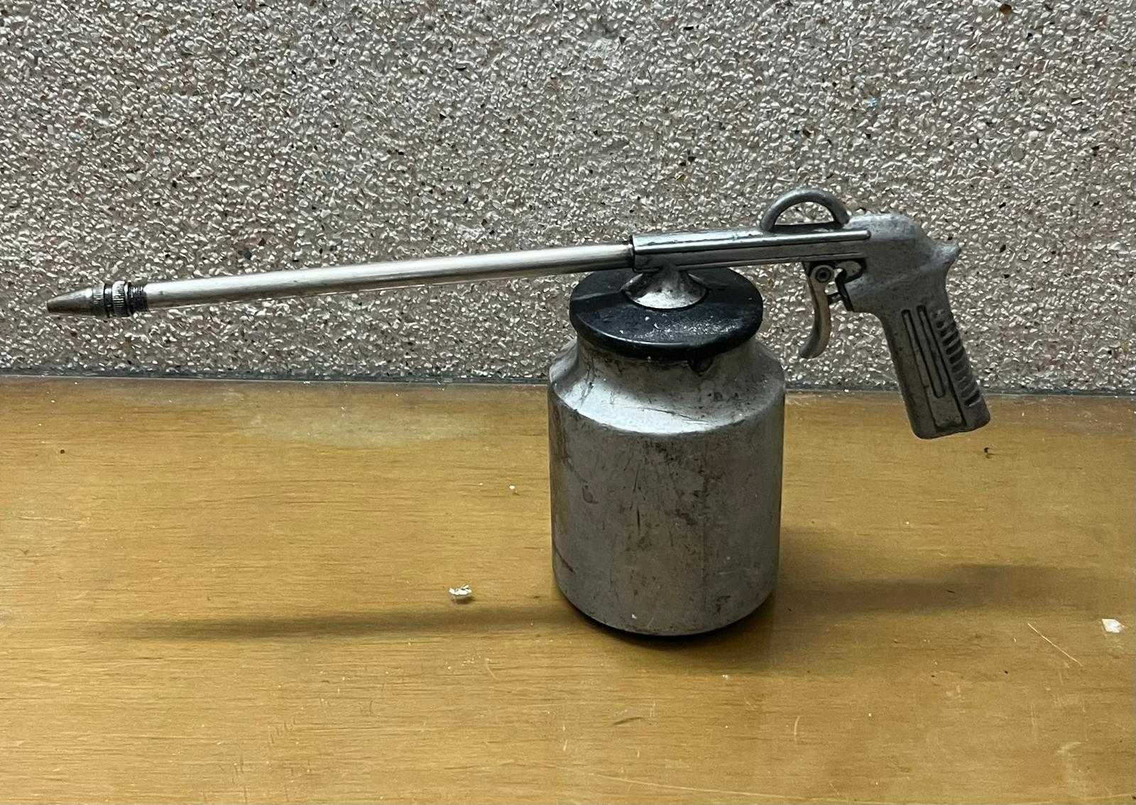 Pistola de Pulverização com Depósito Metálico