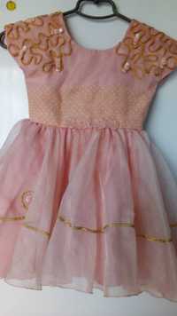 Платье для девочки нарядное на 2—3 годика