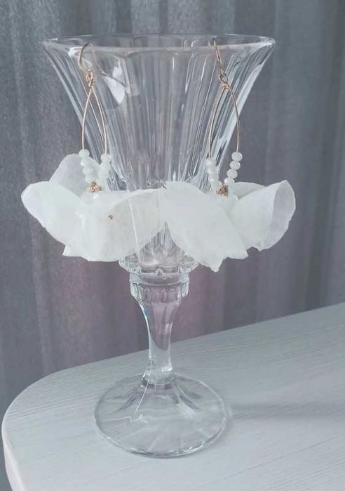 białe jedwabne kolczyki kwiaty blossom ślub slubne 100% jedwab lekkie