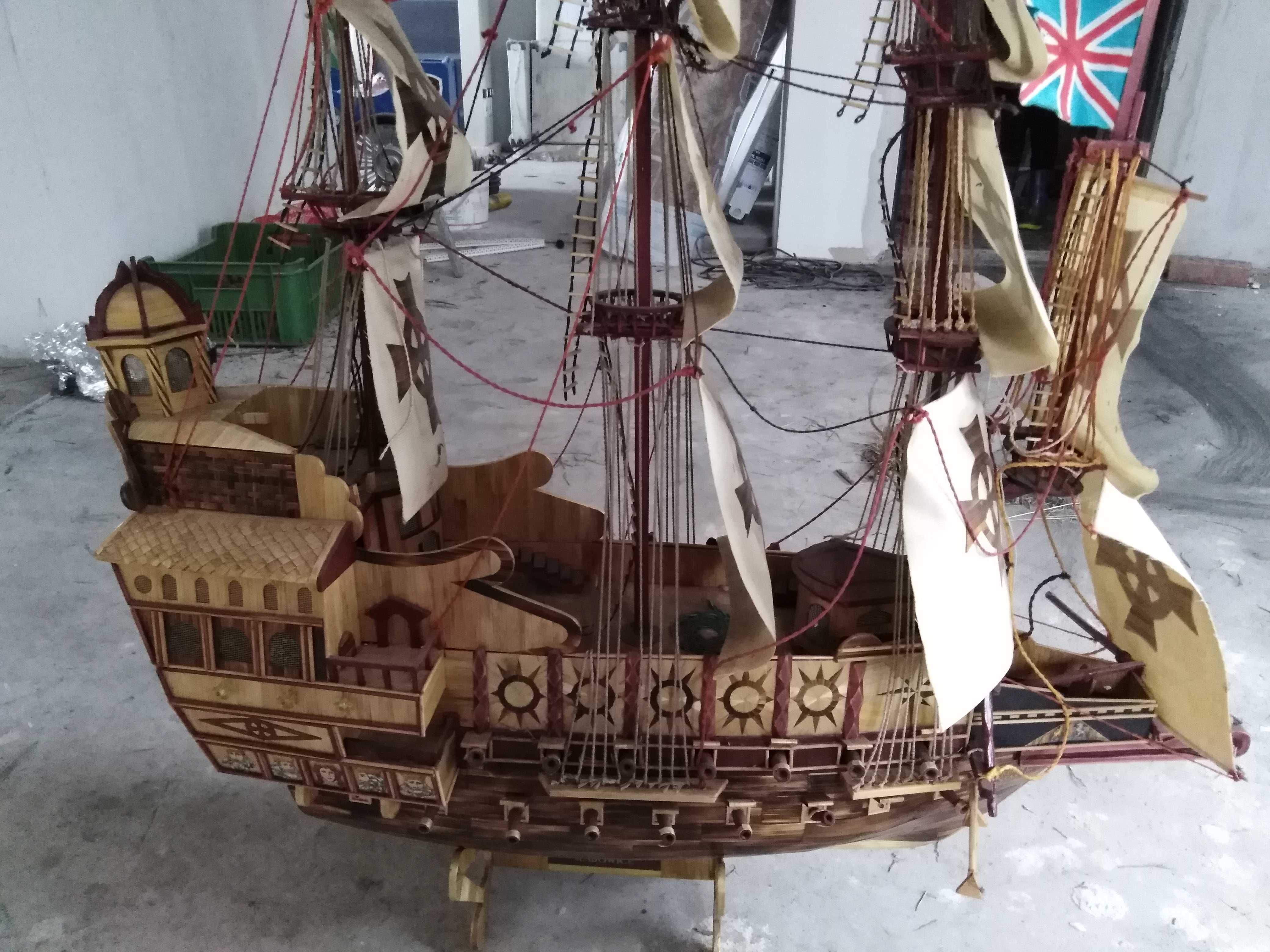 Sprzedam model statku.