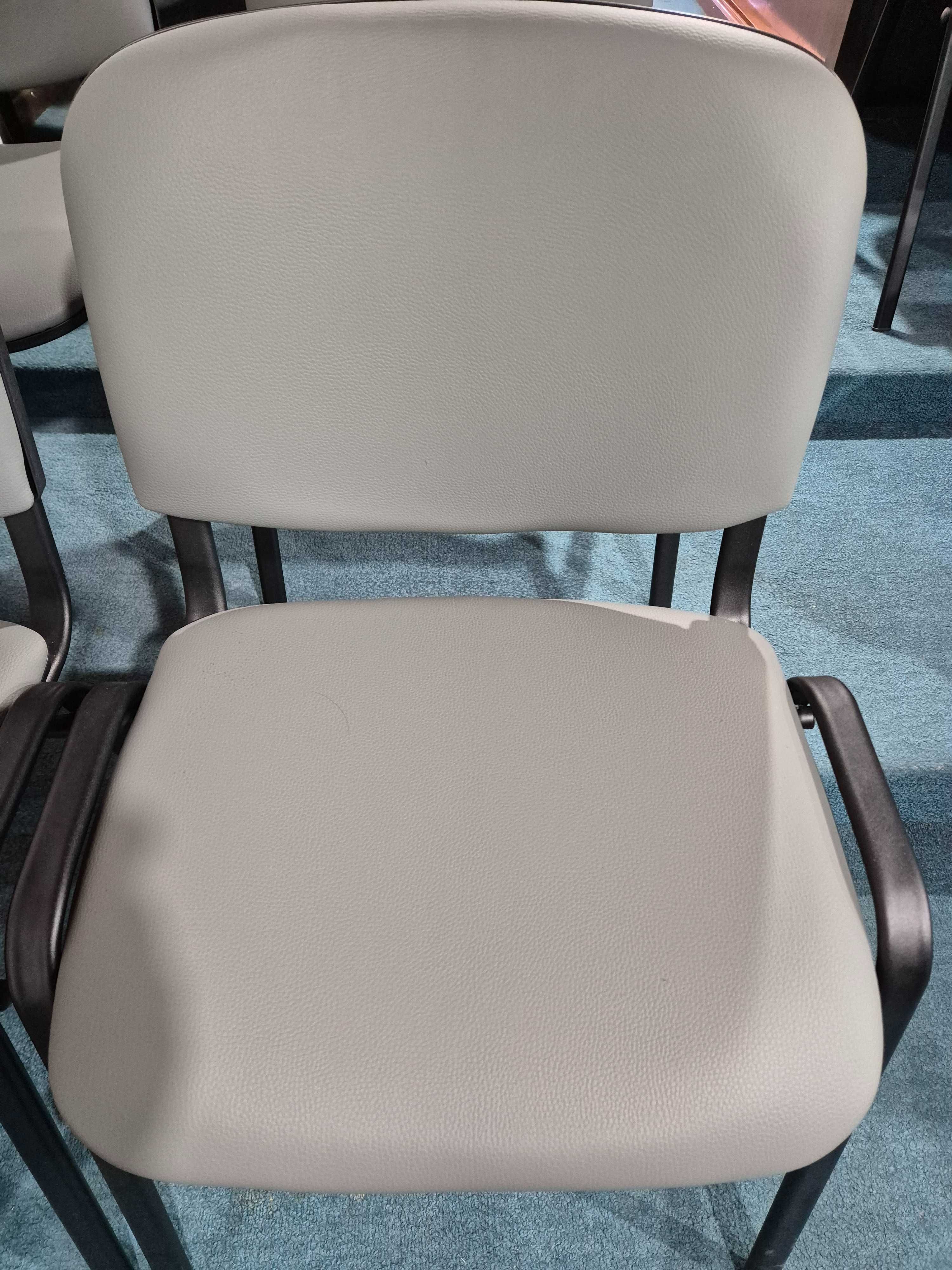 Cadeiras totalmente Novas
