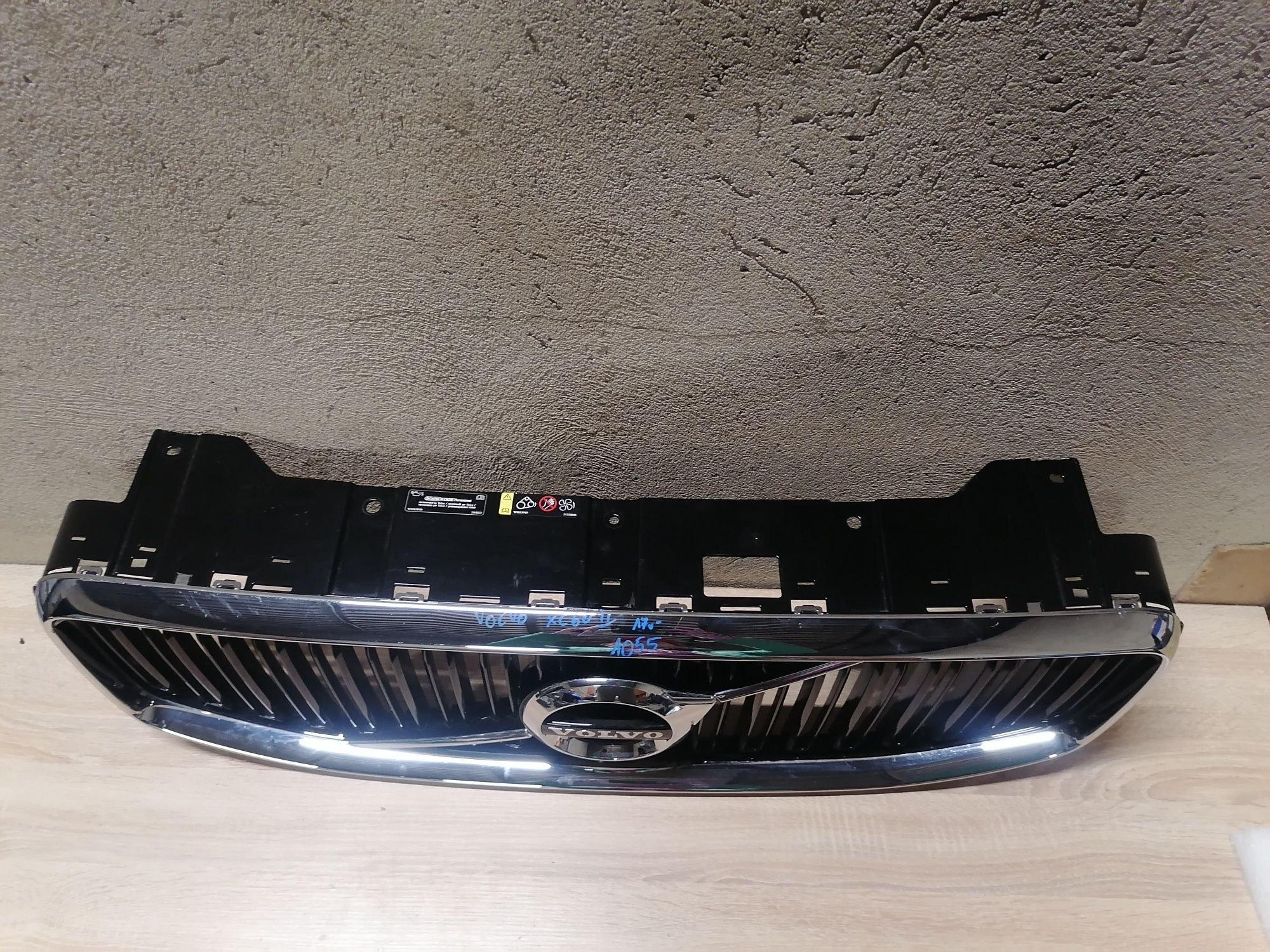 Volvo xc60 II Atrapa grill zderzaka