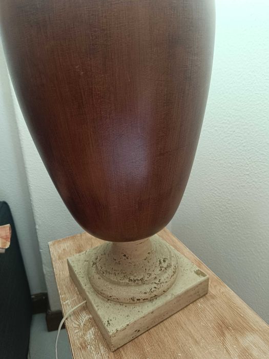 Vendo candeeiro de apoio a sala