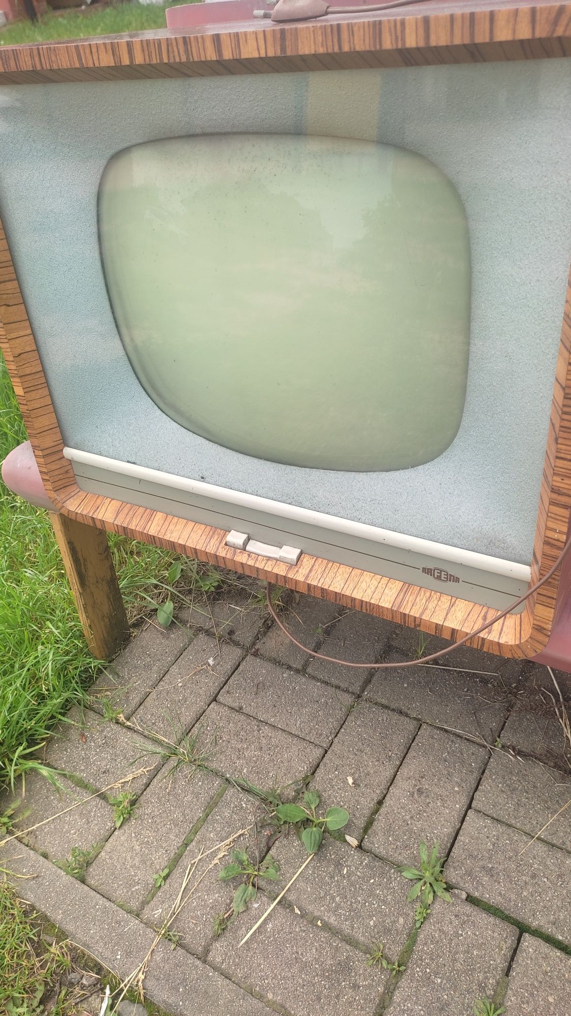 Stary telewizor lampowy Rafena Niemcy.