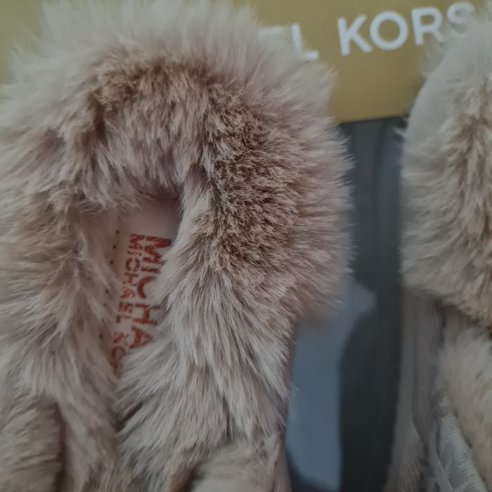 Michael Kors Janis slipper kapcie buty po domu pantofle puszyste misio