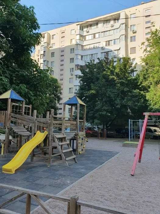 ПРОДАМ 2-кімнатну квартиру з ремонтом в новому будинку, Центр