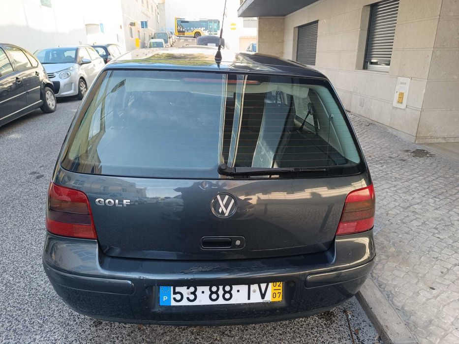 VW Golf  4 - 1.4 gasolina em excelente estado motor