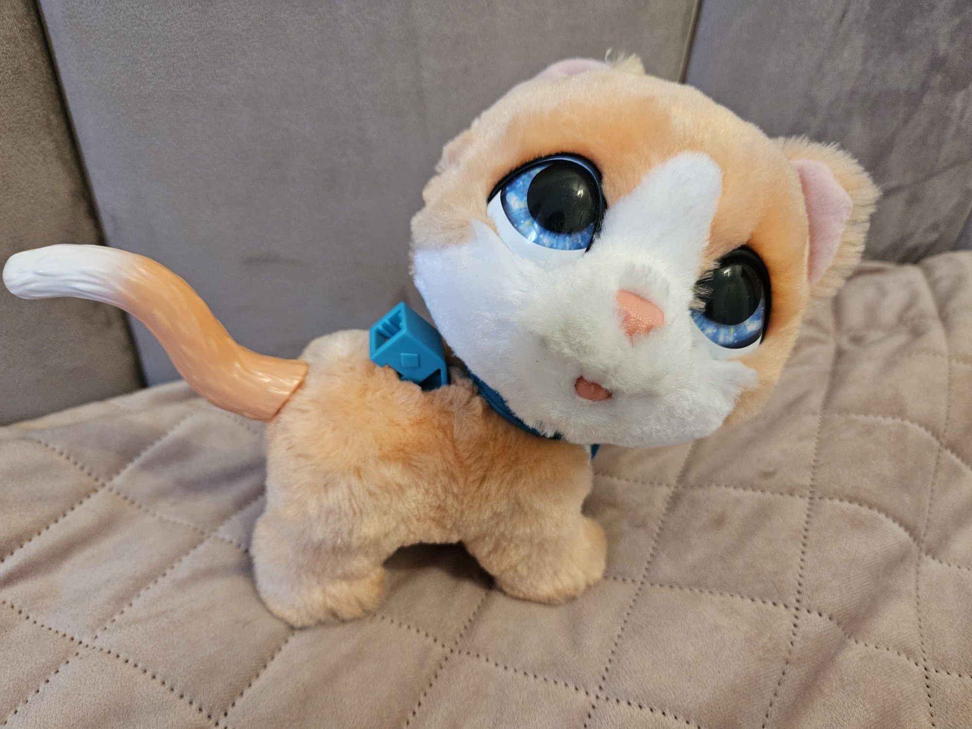Kot interaktywny Hasbro Furreal Walkalots kotek na smyczy 

H