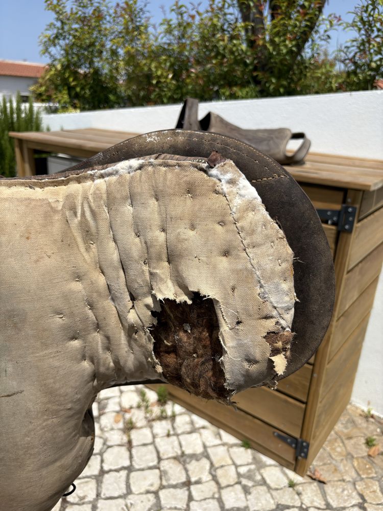 Sela de cavalo meia portuguesa e meia americana