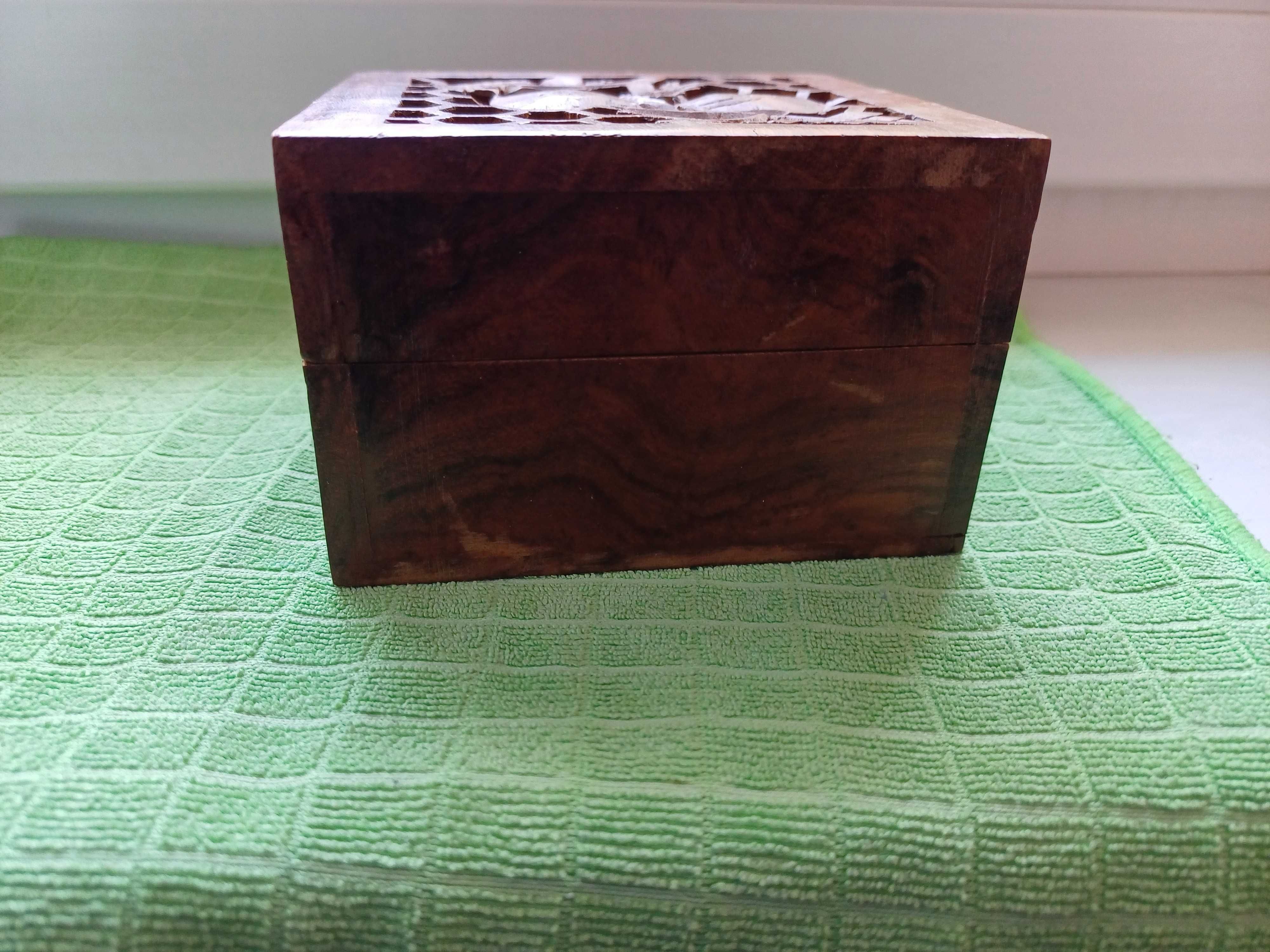 Pudełko drewniane z ażurowym wieczkiem