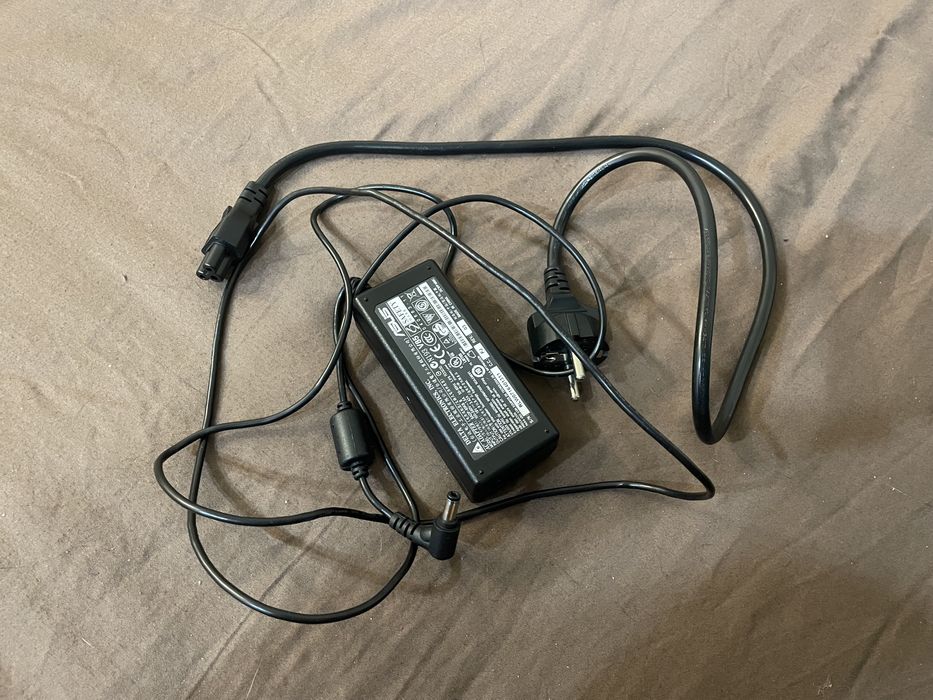 ASUS u1e б/у идеал