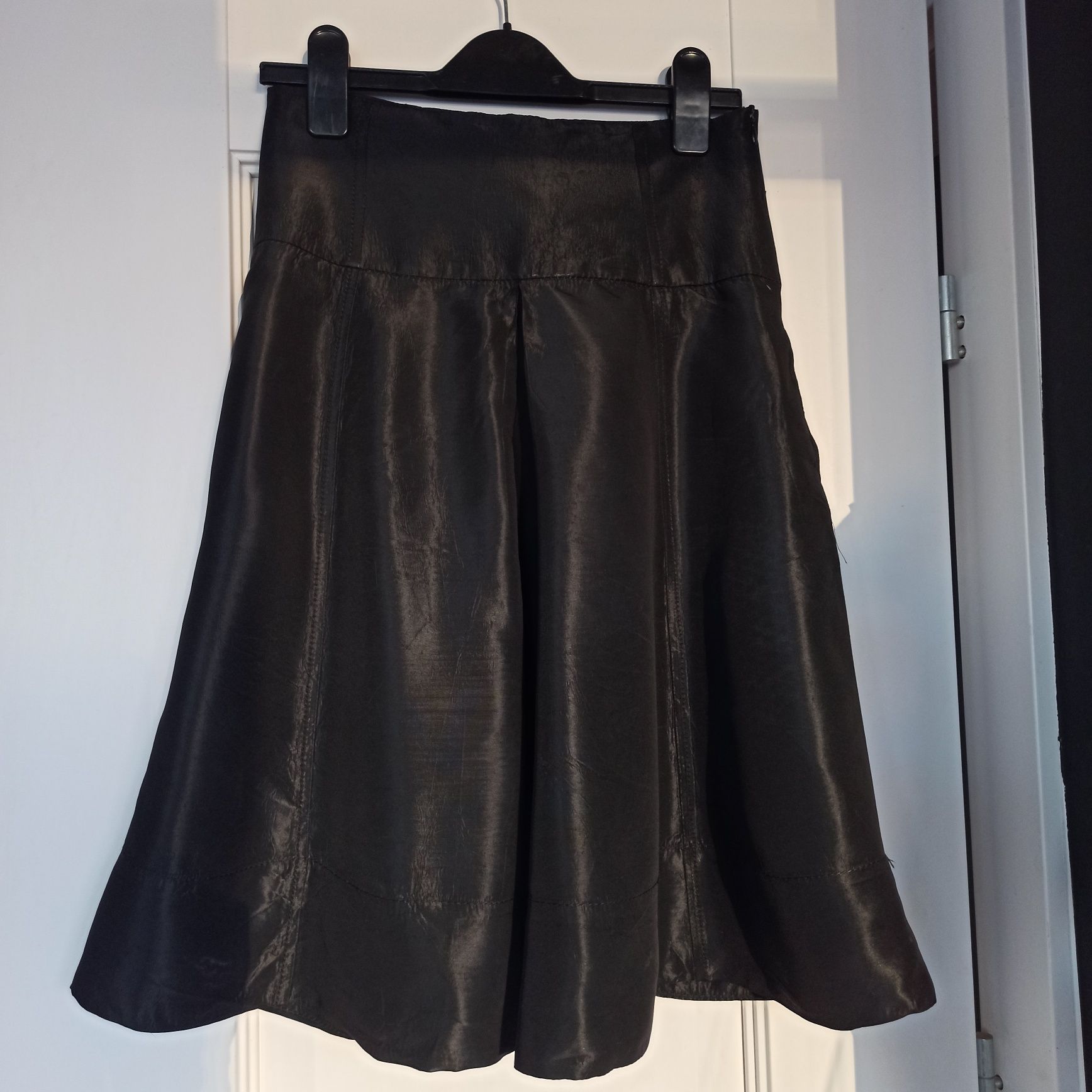 ZARA Czarna elegancka połyskująca spódnica z kokardą