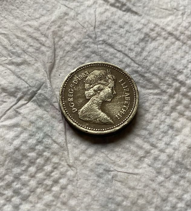 Moeda rara de coleção - One Pound Elizabeth II 1983
