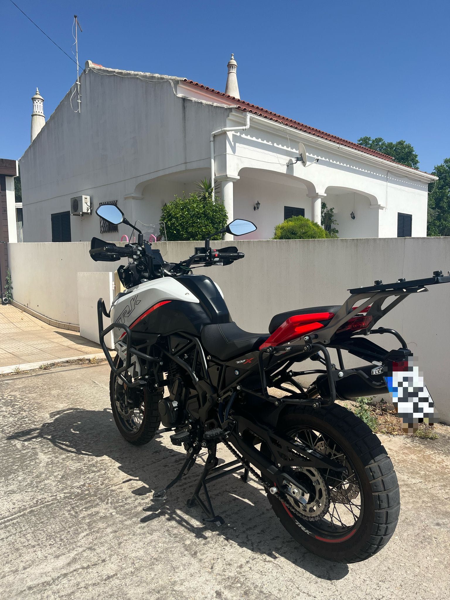 Benelli trk 702 x 2024