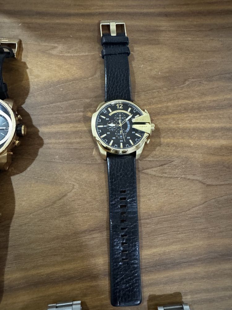 Vendo coleção de relógios originais DIESEL!