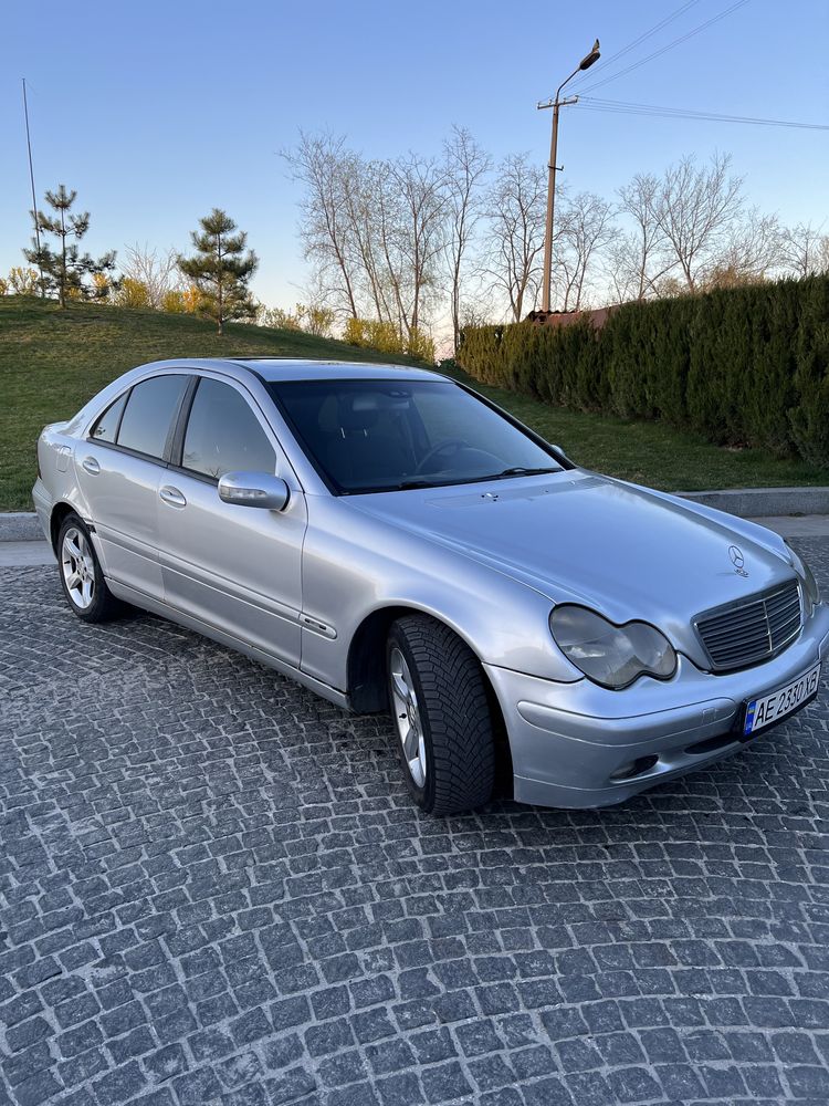 Mercedes benz c 220d avromat