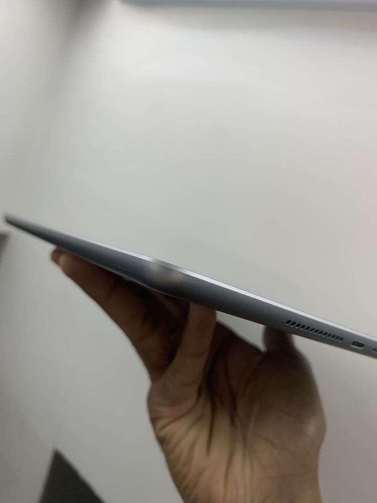 Ipad 9.7  6a geracao 128gb