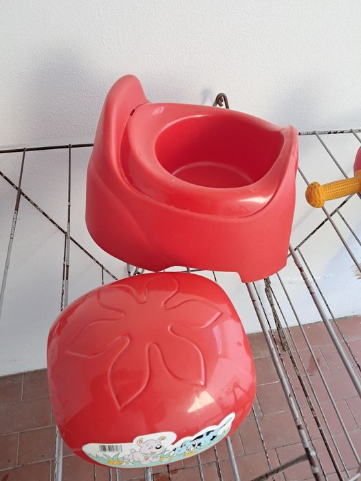 Pote e adaptador de sanita para crianças