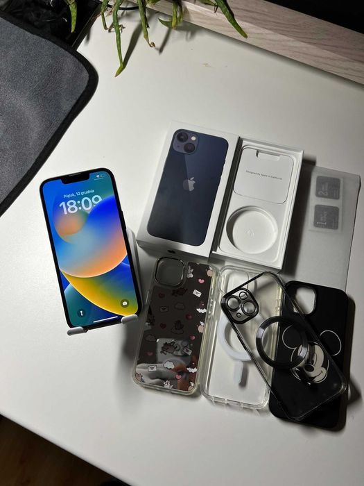 Iphone 13 6/128 Midnight 83% Baterii ZESTAW