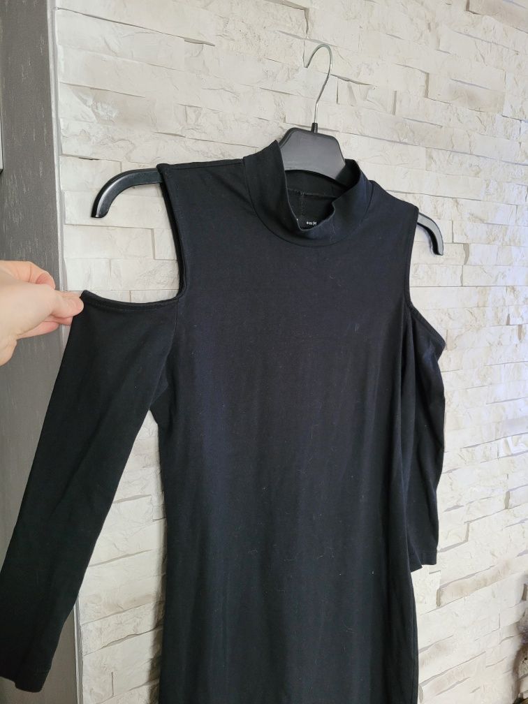 Nowa czarna dopasowana sukienka z golfem odkryte ramiona Sinsay M