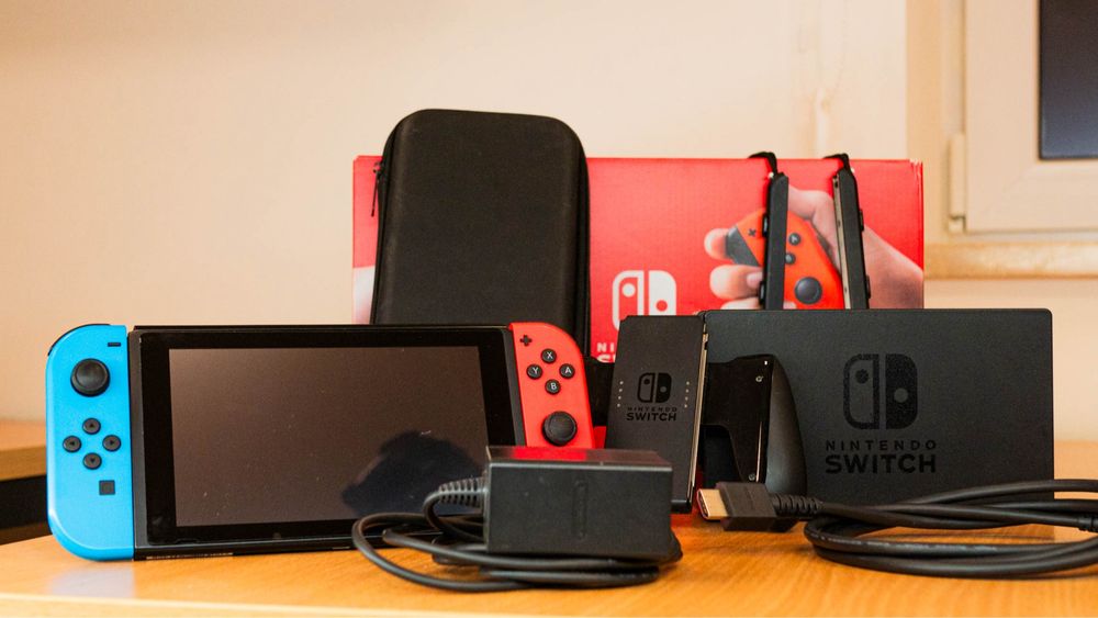 Nintenod switch z grami + etui i karta pamięci gratis