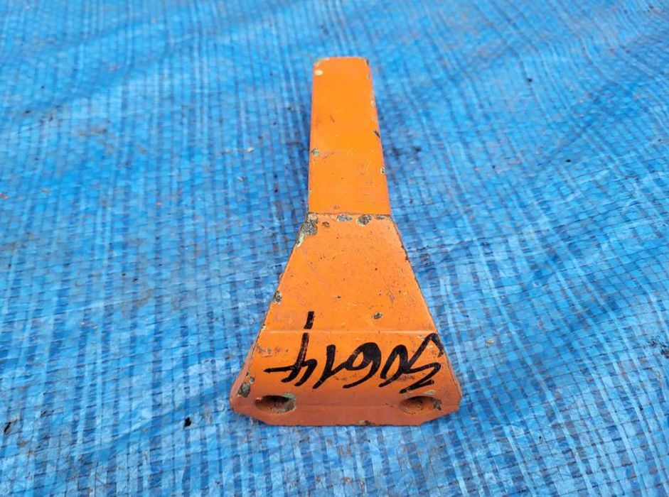 Uchwyt Mocowanie Amazone Siewnik Rozsiewacz Łącznik Trzymak Ad D8