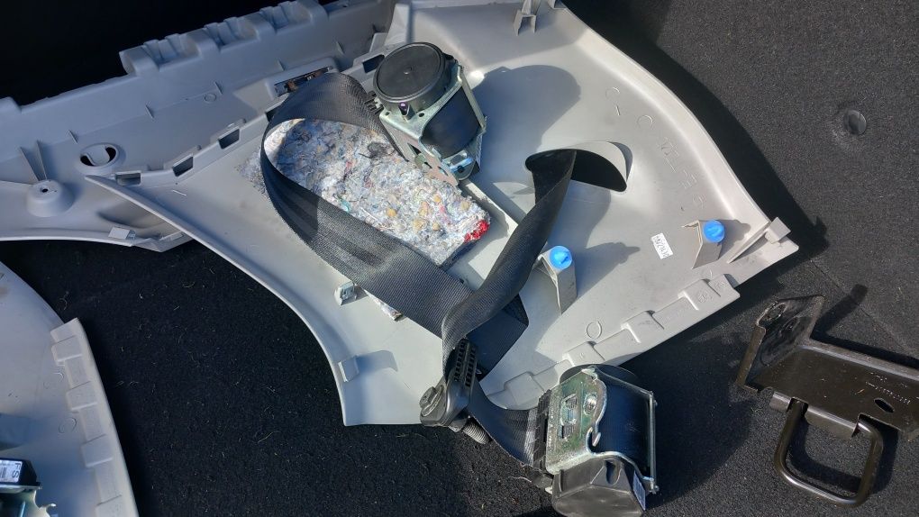 Cintos traseiros Renault Zoe e Renault Clio IV