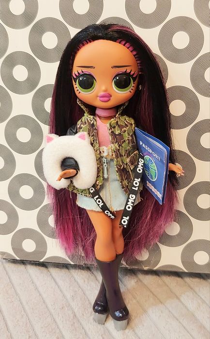 Лялька LOL Surprise OMG World Travel City Babe лол омг Міська Дівчинка