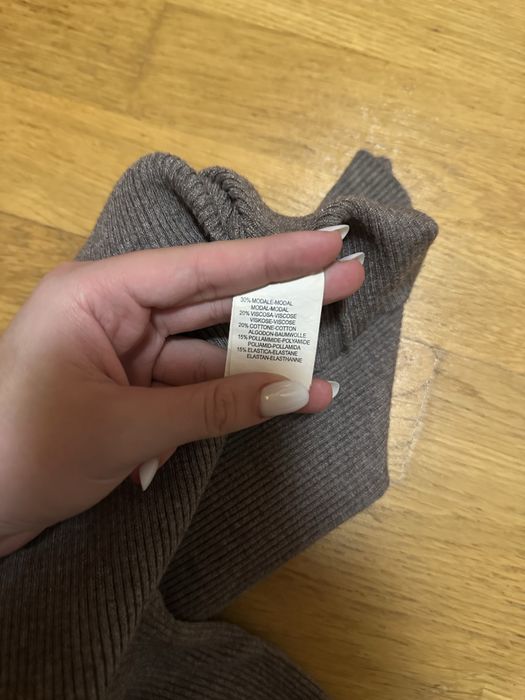 Приталена кофтина